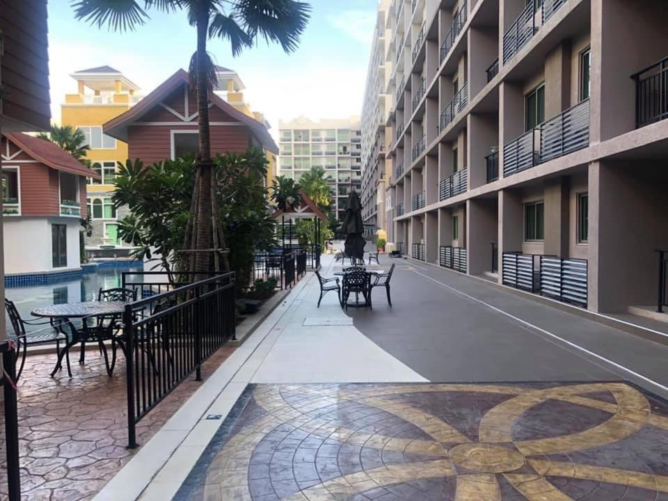 Arcadia Beach Continental Pattaya Exterior photo